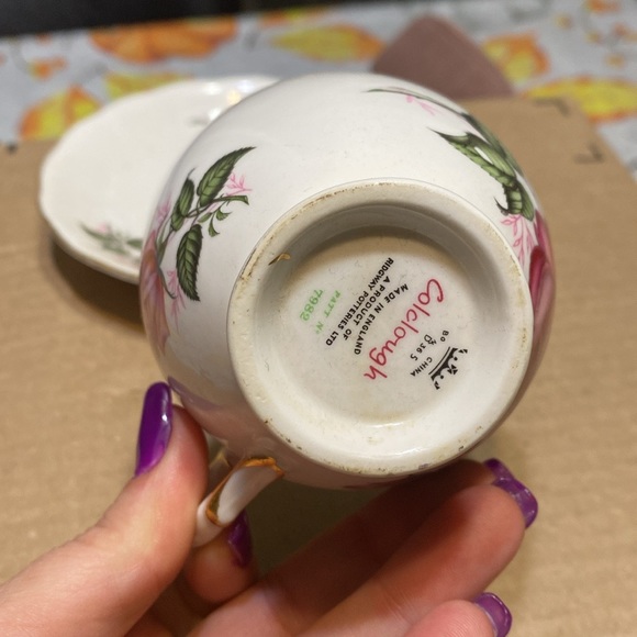 Colcough cup and saucer - Picture 4 of 8